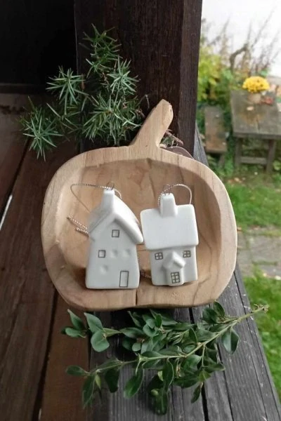 Závěsný porcelánový domeček – bílý 1.